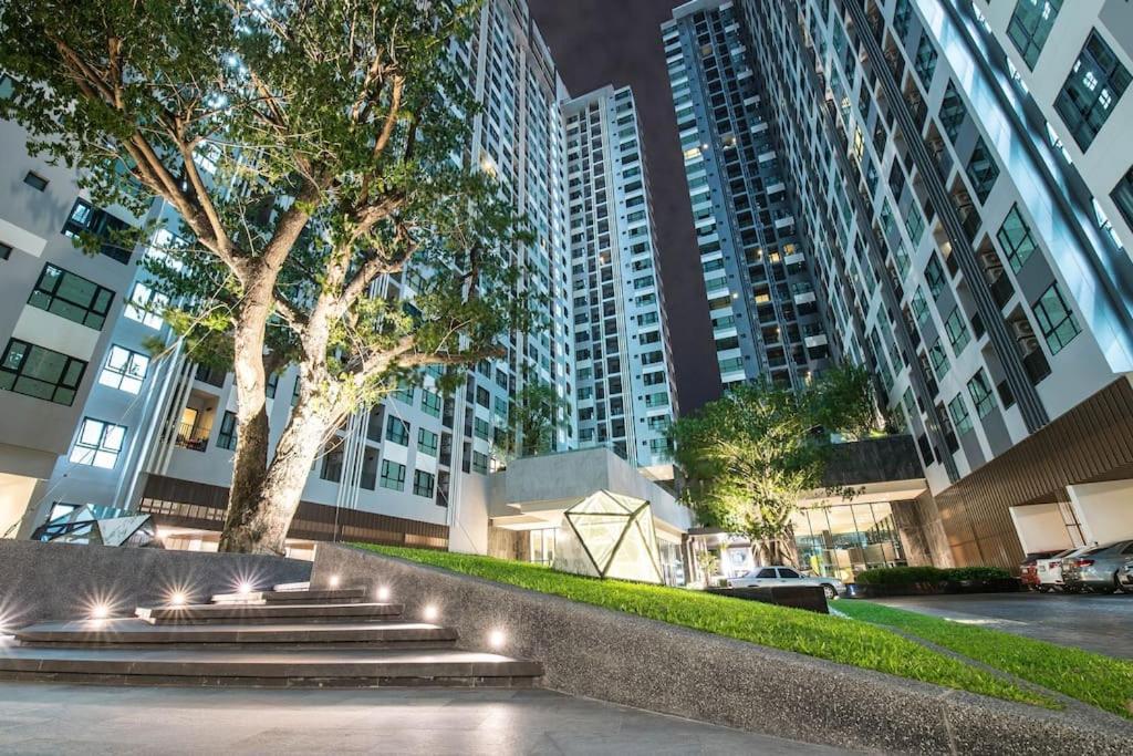 The Base Central Pattaya Seaview Екстериор снимка