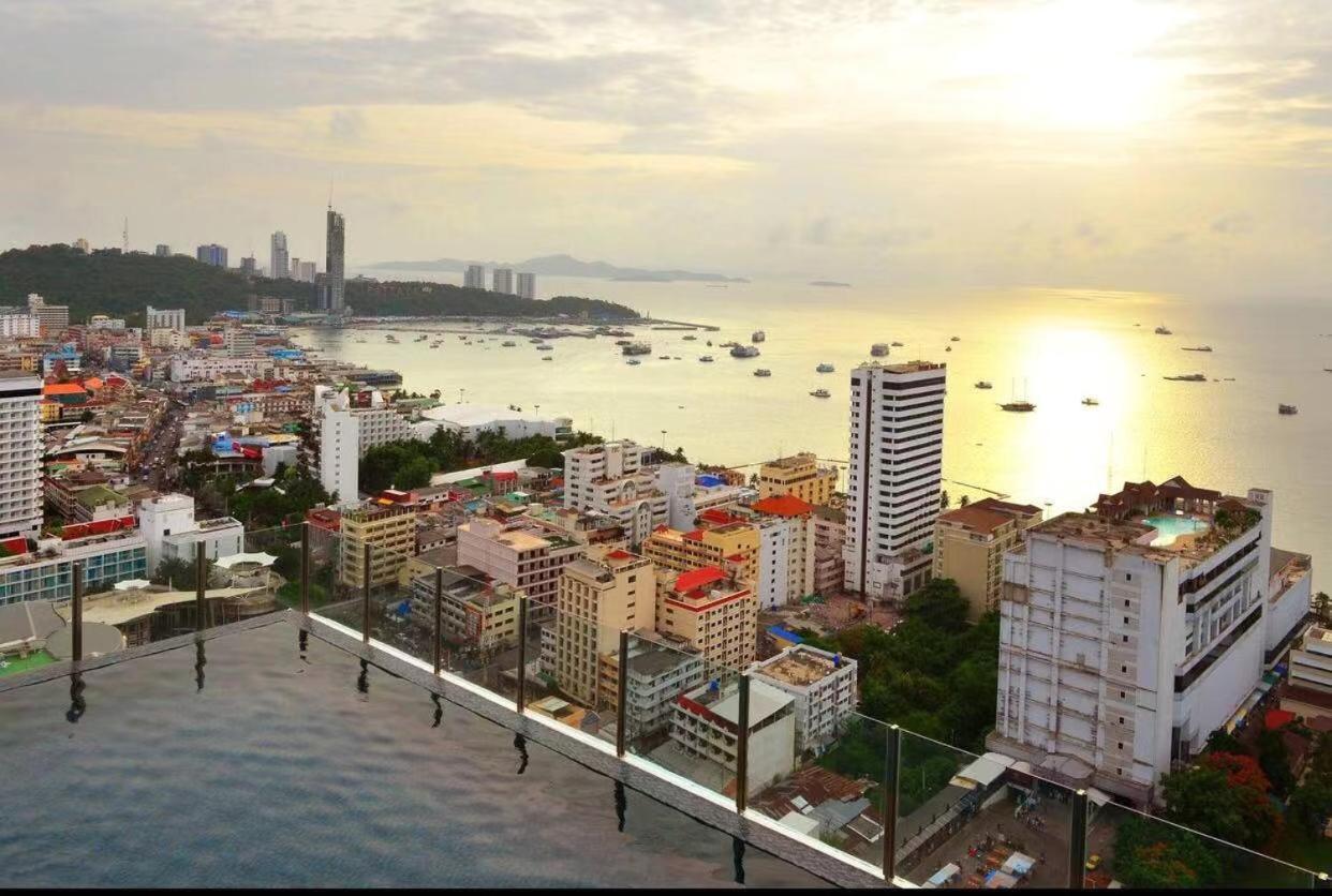 The Base Central Pattaya Seaview Екстериор снимка