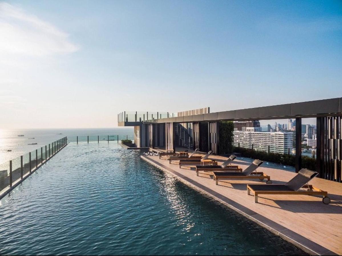 The Base Central Pattaya Seaview Екстериор снимка