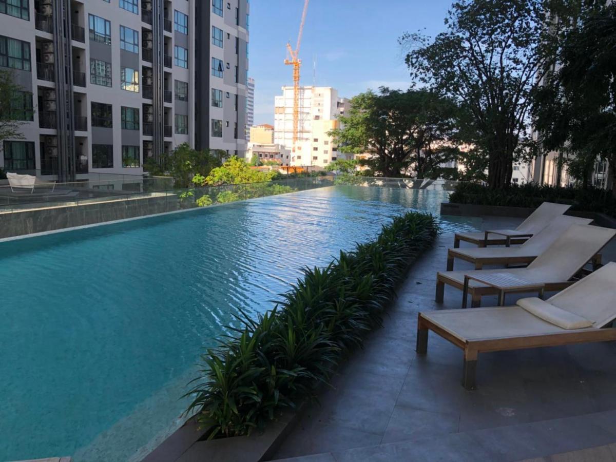 The Base Central Pattaya Seaview Екстериор снимка