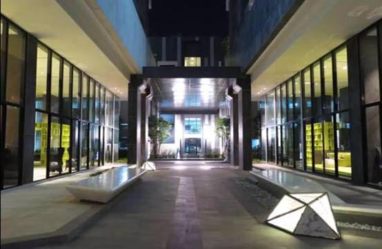 The Base Central Pattaya Seaview Екстериор снимка