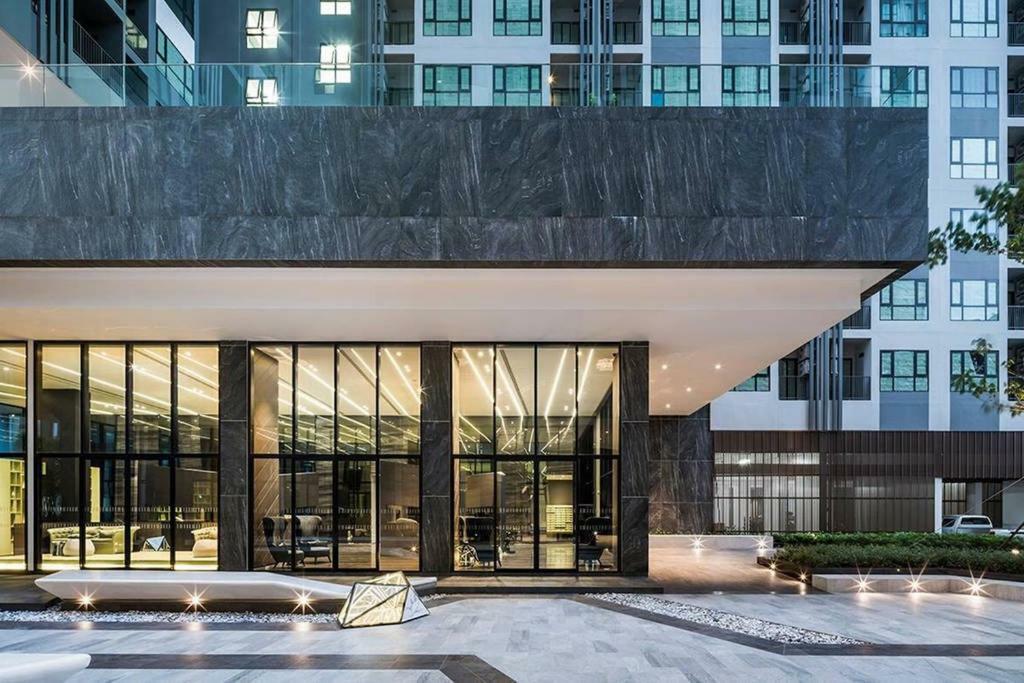 The Base Central Pattaya Seaview Екстериор снимка