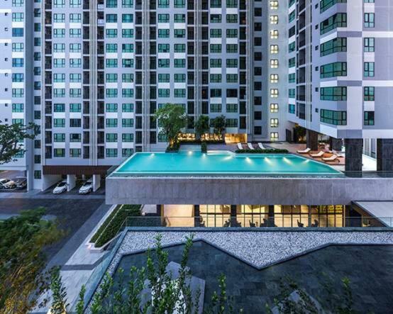 The Base Central Pattaya Seaview Екстериор снимка